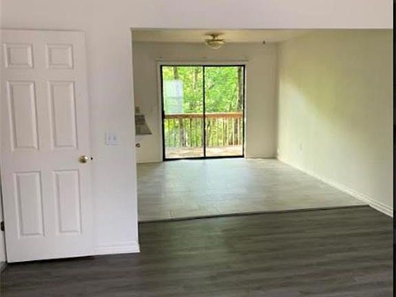 4th image of 602 Camellia Dr #A