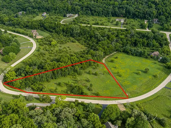 60 Sugarcreek Trl, Galena, IL 61036