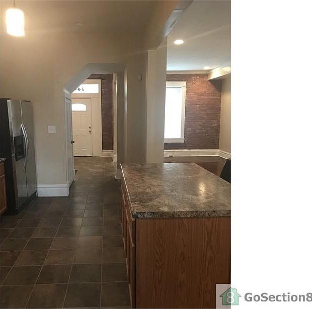 1st image of 4464 Clarence Ave