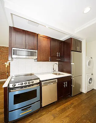 Rented by R New York | media 2