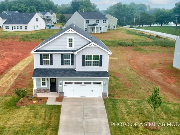 111 Sugar Maple Dr, King, NC 27021