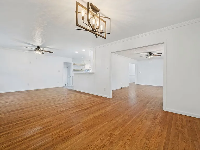 1757 Lafayette Dr — Photo 10