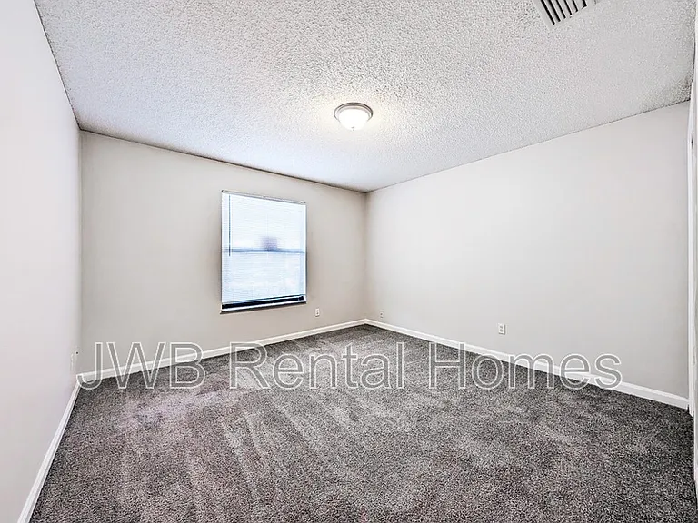 5671 Marathon Pkwy — Photo 8