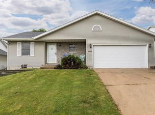 3529 King Dr SW, Cedar Rapids, IA 52404