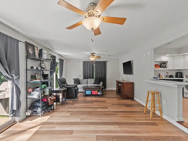 10 N Meadow Dr — Photo 11