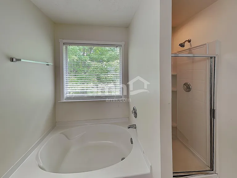 2651 Sutherland Dr — Photo 13