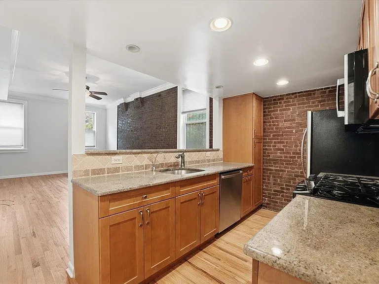 941 Garden St #1 — Photo 6