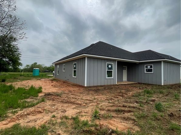 412 E Hunt St, Bremond, TX 76629