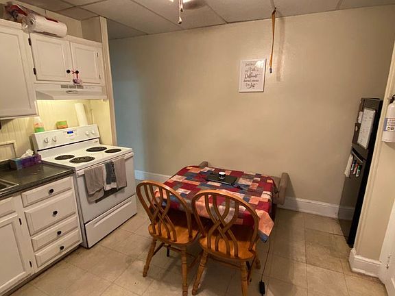 3rd image of 216 E King St APT 1R
