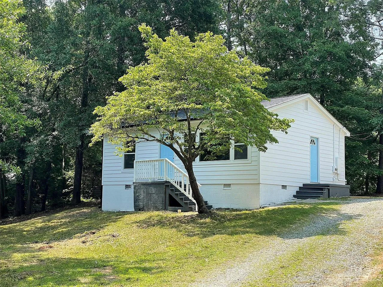 2 bed, 730 sqft, $1,199 — Photo 2