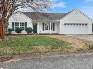 496 Candleglow Dr, Boiling Springs, SC 29316