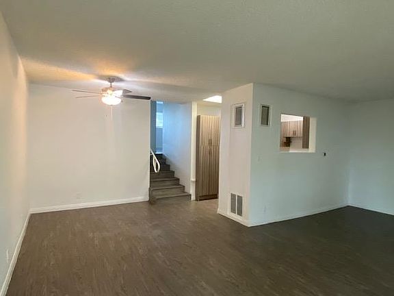 3rd image of 7314 Variel Ave