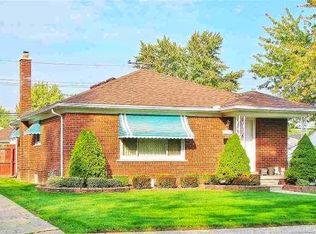20455 Beaufait St, Harper Woods, MI 48225