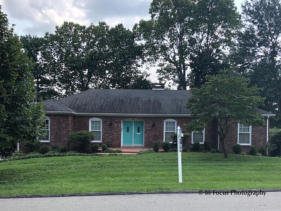 1st image of 301 Leawood Dr