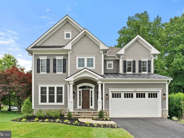 420 Holmes Dr NW, Vienna, VA 22180