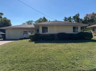 3914 Dosh Rd, Des Moines, IA 50310