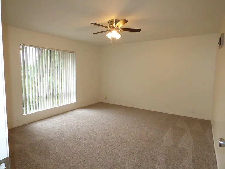 5065 Thorne Dr — Photo 8