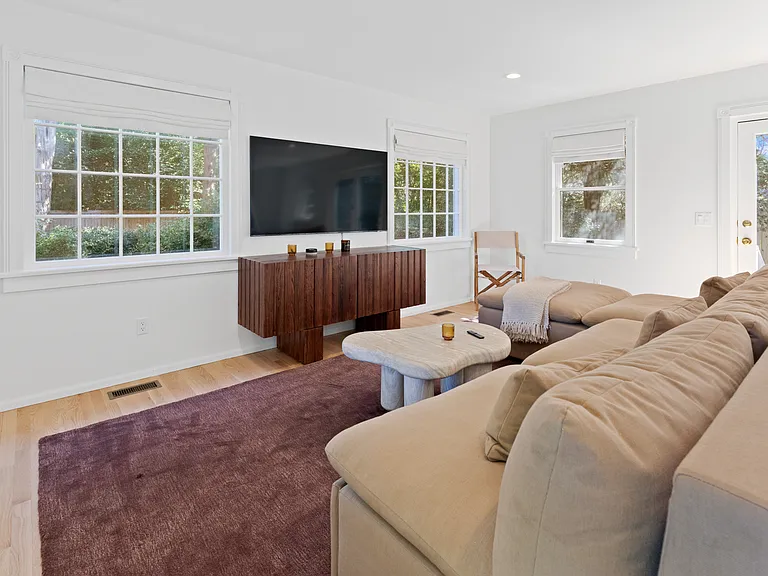 43 Sawasett Ave — Photo 11