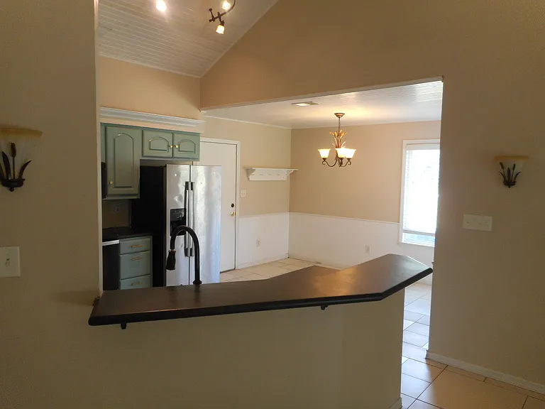1729 Quiet Oak Ln — Photo 14