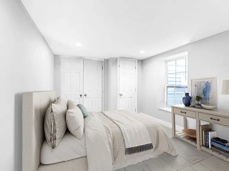 2 sets of closets included in 5th bedroom.