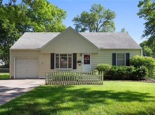 5206 W 71st Ter, Prairie Village, KS 66208
