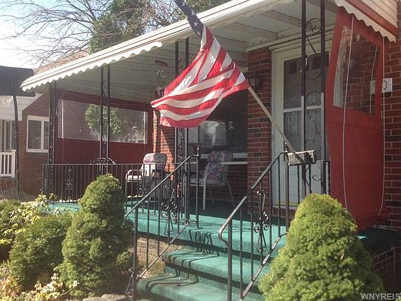 2nd image of 90 Cresthaven Dr