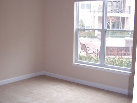 3rd image of 501 Hungerford Dr APT 152