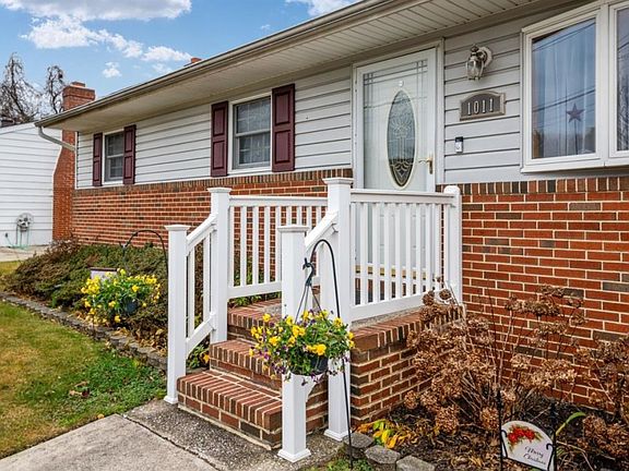 4th image of 1011 Lilac Ln