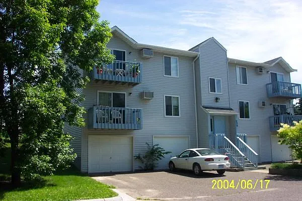 Building Photo - 220 Hallam Ave S