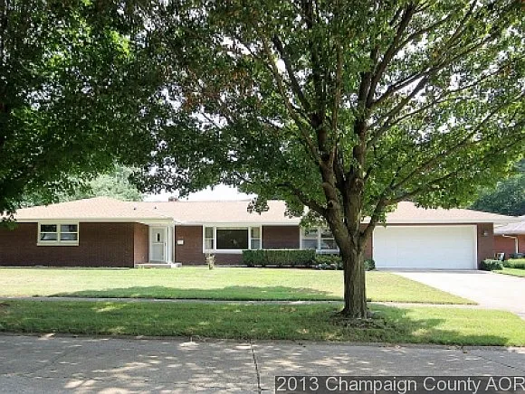 403 E Holmes St photo 1