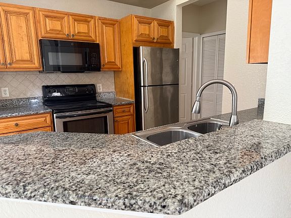 2nd image of 5971 Westgate Dr APT 1224