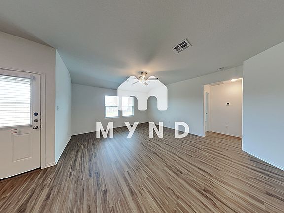 4th image of 703 Bluejack Way