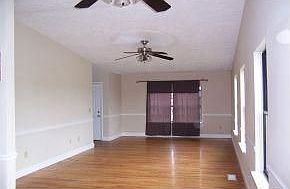 5th image of 1007 Phillip Drew Dr