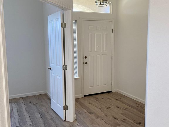 2nd image of 5440 Havenhurst Cir