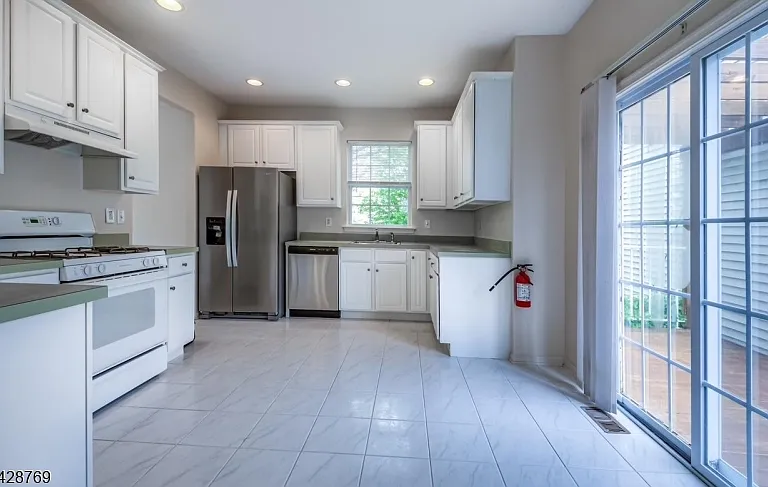 60 Brock Ln — Photo 11