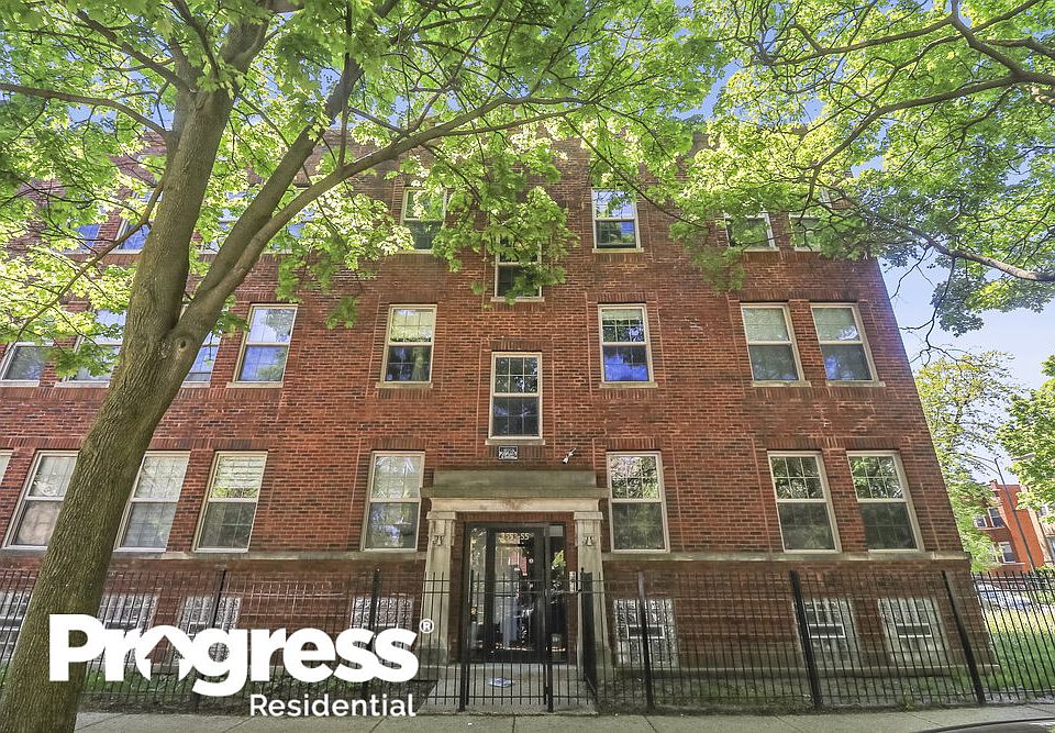 1st image of 3555 W Ainslie St #P-2