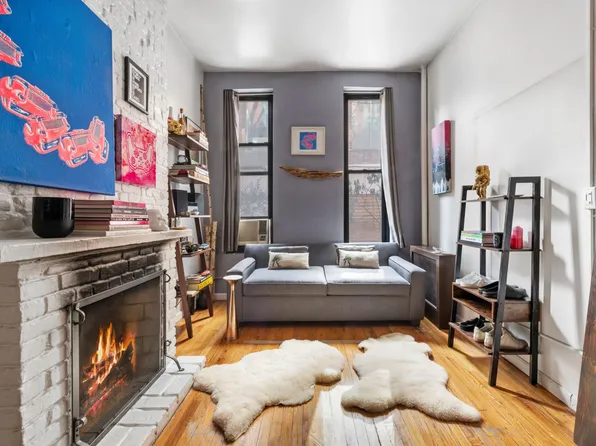 86 Horatio Street 1B image 1 of 12