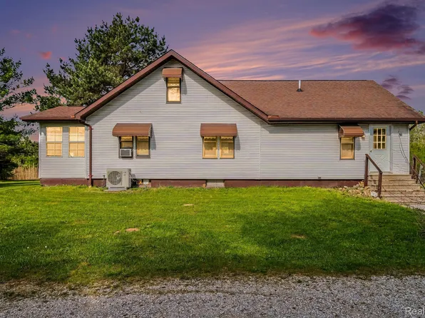 8261 N Dort Hwy, Mount Morris, MI 48458