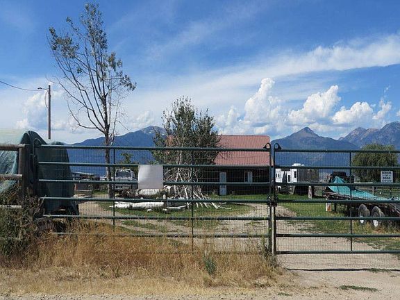 3rd image of 4035 Squires Ln