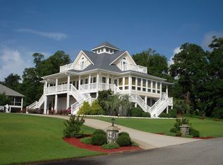 102 Anna Ct, Hampstead, NC 28443