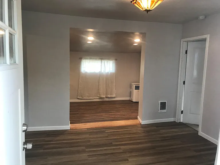 1020 E Sanson Ave — Photo 7
