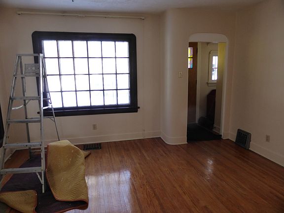 2nd image of 10841 79th Ave NW
