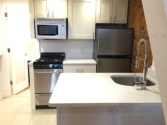 Rented by Sky Management | media 77