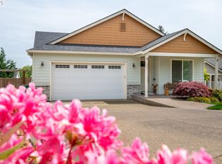 787 SW Alder St, Dundee, OR 97115