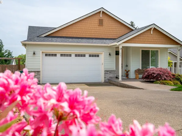 787 SW Alder St, Dundee, OR 97115