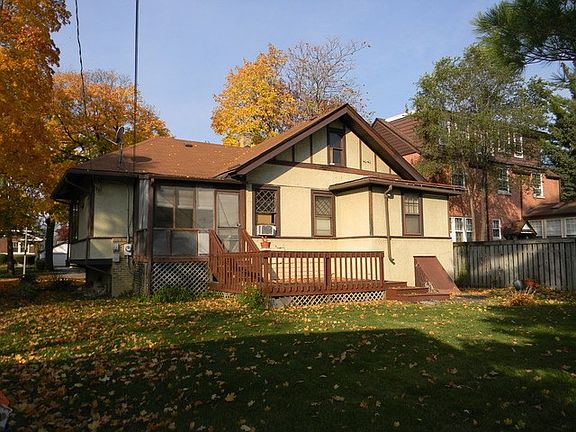 3rd image of 915 N 2nd Ave