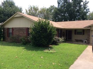 402 W Magnolia St, Siloam Springs, AR 72761