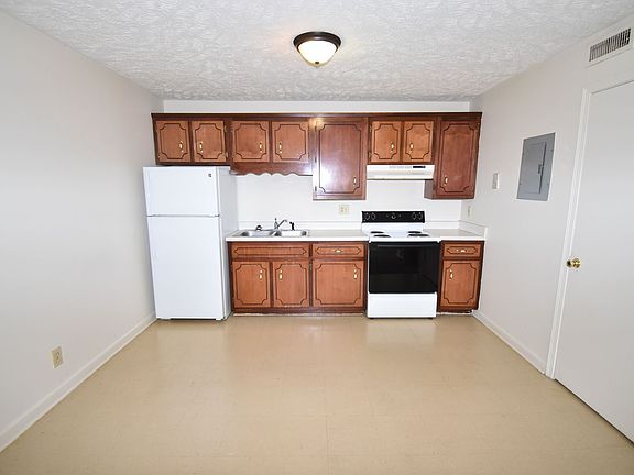 4th image of 178 Hadley Dr #178B