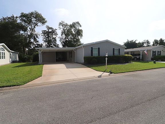 3rd image of 18 Chatsworth Ln