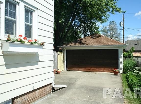 2nd image of 517 W Maywood Ave